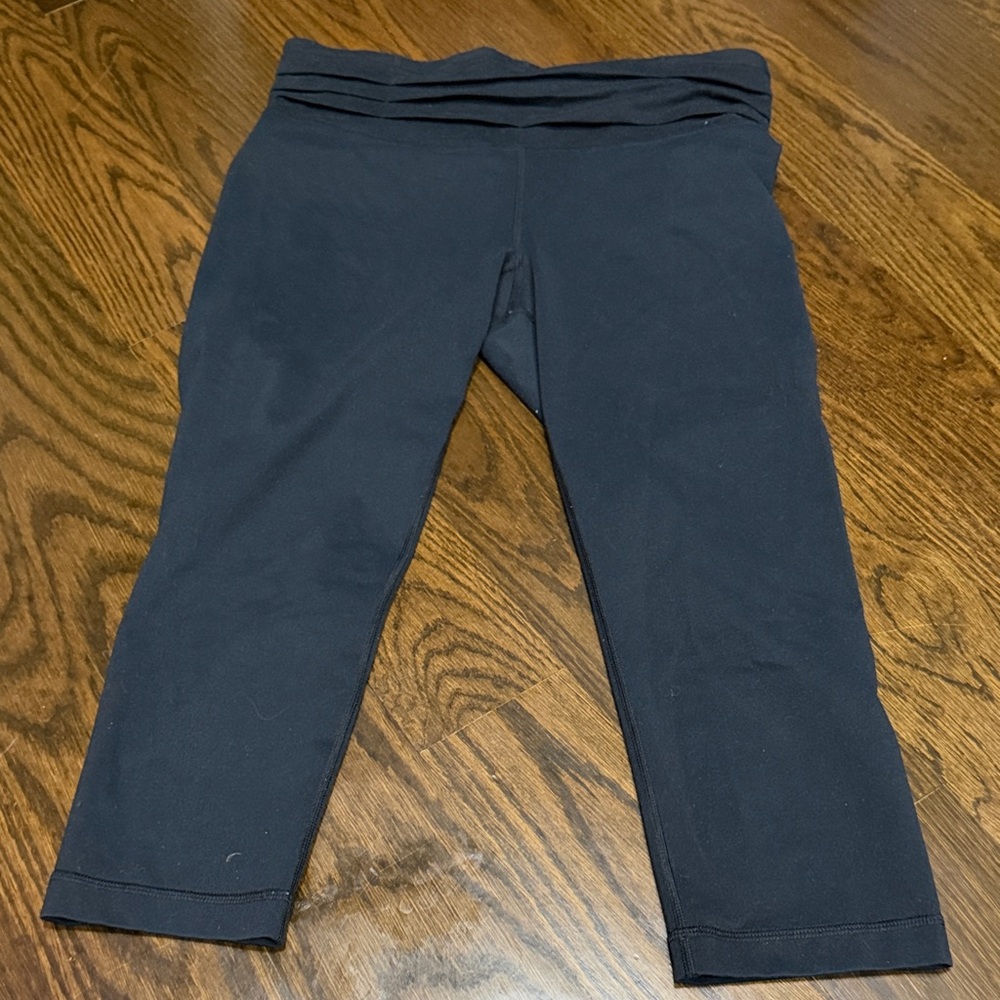 Under Armour Women's Black Calf Length Leggings